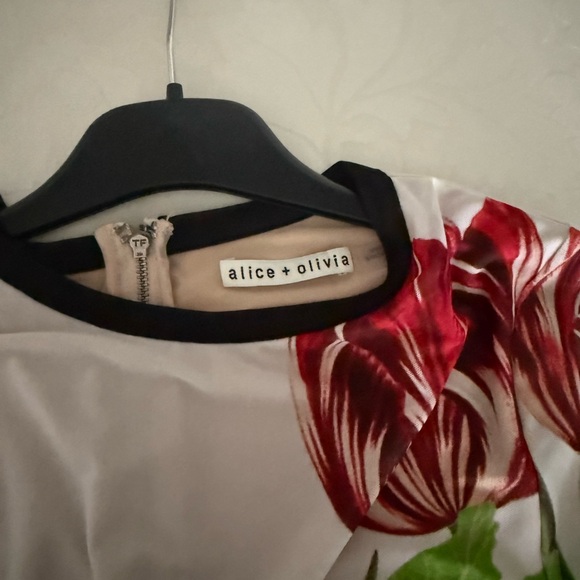 Alice + Olivia Delora Crew Neck Maxi Dress - Picture 5 of 6